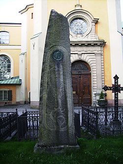 Ivar Hallström's tomb.